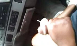 Umama omnyama uyandi ...